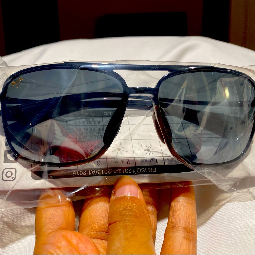 MAUI JIM POLARIZED PLUS 2 SUNGLASSES!!